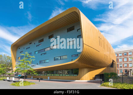 GRONINGEN, Niederlande - 22. August 2015: Äußere des Ausbildungszentrums der UMCG, dem Universitätsklinikum der groninge Stockfoto