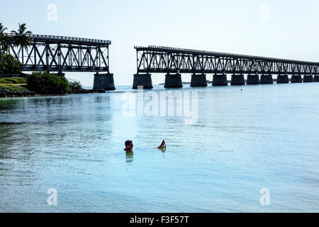 Florida Keys, Big Pine Key, Bahia Honda State Park, Golf von Mexiko, Old Bahia Honda Rail Bridge, Strände, Besucher reisen Reisetouristen Stockfoto