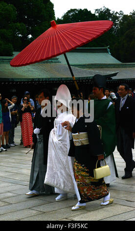 Traditionelle japanische Hochzeit an der Meiji-Schrein in Tokio stattfindet. Stockfoto