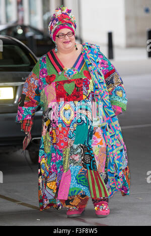 Camila Batmanghelidjh kommt in den BBC News-Studios, die laufenden Skandal mit den Kids Company Kinderhilfswerk zu diskutieren Featuring: Camila Batmanghelidjh wo: London, Vereinigtes Königreich bei: 6. August 2015 Stockfoto