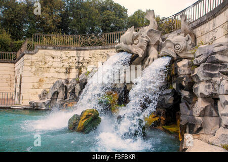 Brunnen im Königspalast von Caserta in Caserta, Italien Stockfoto