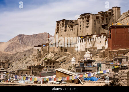 Indien, Jammu & Kashmir, Ladakh, Leh, Leh-Chen, Pel-Khar Kuppe Palast oberhalb Altstadthäuser Stockfoto