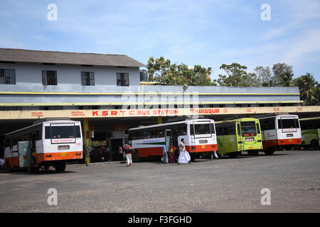 KSRTC Busbahnhof oder Kerala State Road Transport Corporation Bus Station Thrissur Kerala Indien Stockfoto