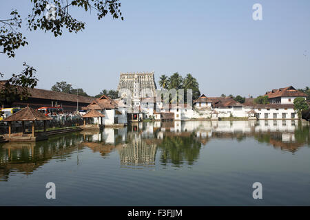 Padmanabhaswami Tempel und Tank oder See; Thiruvananthapuram oder Trivandrum; Kerala; Indien Stockfoto