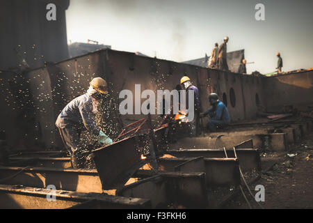 Abwrackung von Schiffen Yards von Alang. Stockfoto