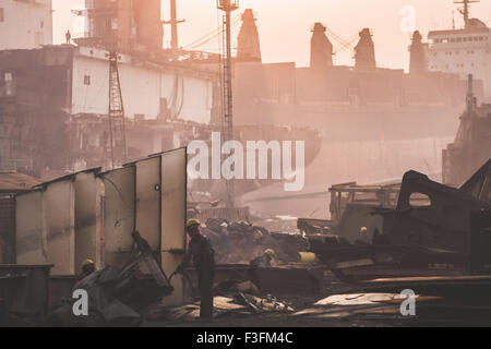 Abwrackung von Schiffen Yards von Alang. Stockfoto