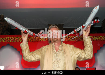 Sir Richard Charles Nicholas Branson Vorsitzender der Virgin Group startet Virgin Atlantic Airways Bombay Mumbai Maharashtra Indien Stockfoto