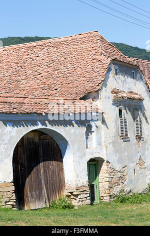 Traditionellen sächsischen Dorf Hausfassade in Deutsch-Weißkirch, Siebenbürgen, Rumänien Stockfoto