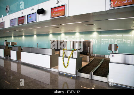 Check-in Schalter am Flughafen Bengaluru; Bangalore; Karnataka; Indien Stockfoto