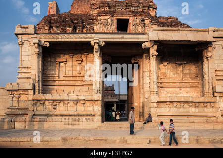 Hampi ist ein Dorf im nördlichen Karnataka Zustand von Indien, an den Ufern des Tungabhadra Fluss und in den Ruinen von Vijayanagar, Stockfoto