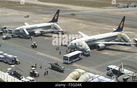 Jet Airways Flugzeuge geparkt am CST Flughafen; Santacruz; Bombay jetzt Mumbai; Maharashtra; Indien Stockfoto