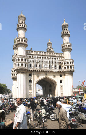 Charminar gebaut von Mohammed Quli Qutb Shah im Jahre 1591 stehen 56 Meter hoch und 30 Meter breit; Andhra Pradesh; Indien Stockfoto