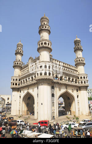 Charminar gebaut von Mohammed Quli Qutb Shah im Jahre 1591 stehen 56 Meter hoch und 30 Meter breit; Andhra Pradesh; Indien Stockfoto