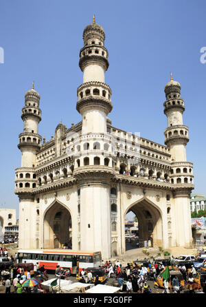 Charminar gebaut von Mohammed Quli Qutb Shah im Jahre 1591 stehen 56 Meter hoch und 30 Meter breit; Andhra Pradesh; Indien Stockfoto