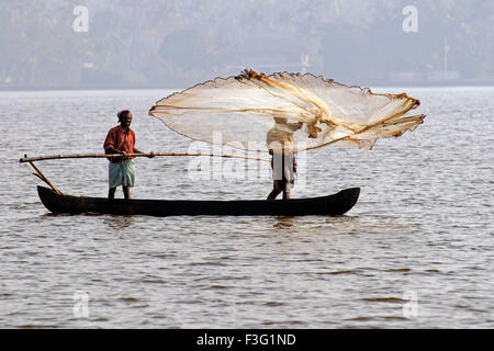 Angeln, Cherai Backwater, Vypeen Island, Ernakulam, Kerala, Indien, Asien Stockfoto