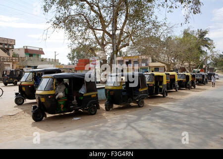 Rikscha-Stand; Kamalapur; Hampi; Vijayanagar (1336 1726 A.D.) Deccan Hochebene Hospet Bellary Karnataka Stockfoto