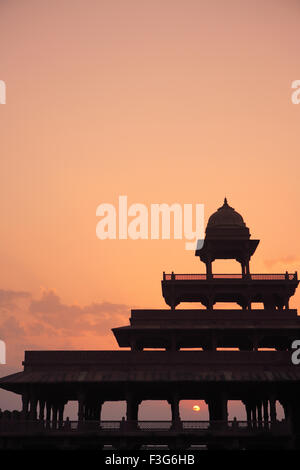 Sonnenaufgang im Panch Mahal in Fatehpur Sikri gebaut während der zweiten Hälfte 16. Jahrhundert Andstone Mughal Reich Agra, Uttar Pradesh Stockfoto