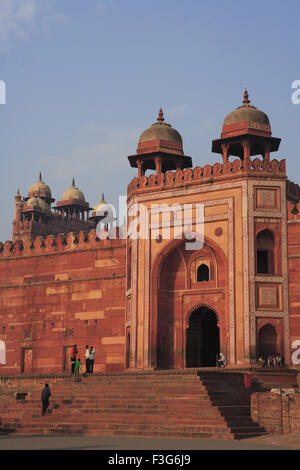 Badshahi Darwaza Fatehpur Sikri des 16. Jahrhunderts machte aus roten SandstoneMughal Reich Agra, Uttar Pradesh Stockfoto