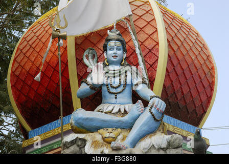 Lord Shiva Statue auf Khajrana Ganesh Tempel von Rani Ahilya Bai in Indore errichtet; Madhya Pradesh; Indien Stockfoto