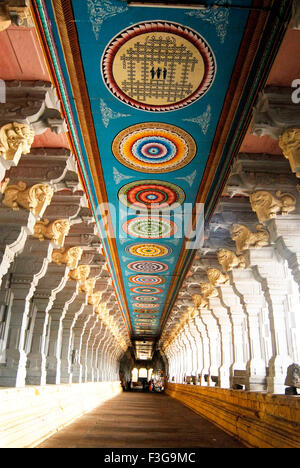 Reich verzierte prächtige Korridor in Rameswaram Tempel; Char Dham; Tamil Nadu; Indien Stockfoto