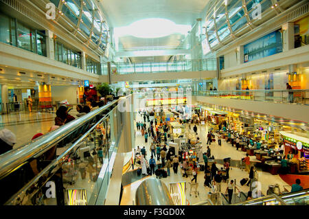 Duty free Shop am Flughafen Dubai Stockfoto
