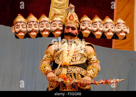 Ramleela; Hinduistischen mythologischen Charakter von Ramayan; Rolle des Ravan Bühne Dassera Dusera festival Stockfoto