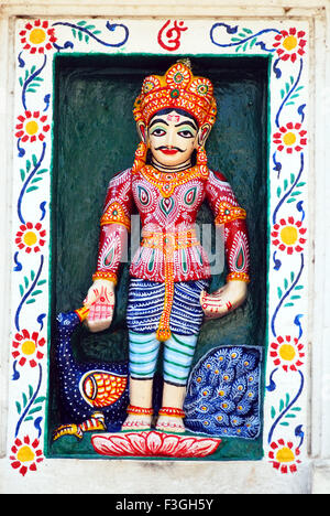 Statue von Lord Kartik Swamy mit Pfau; Sohn des Herrn & Parvati Shiva; Bhubaneswar; Orissa; Indien Stockfoto