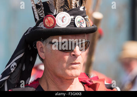 Morris Dancer beim jährlichen Töpfchen Lobster Festival in Sheringham, Norfolk, England Stockfoto