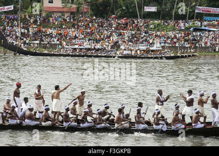 Nach einem Rennen; Aranmula Regatta; Aranmula; Kerala; Indien Stockfoto