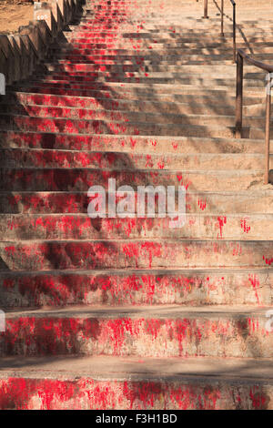 Schritte im Jivdani Mandir-Tempel auf dem Hügel; Virar; Bombay jetzt Mumbai; Maharashtra; Indien Stockfoto