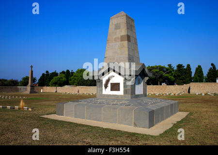 Weitwinkelaufnahme des französischen CWGC Friedhof, Ost Anlage-Denkmals. Limnos oder Lemnos Insel, Griechenland Stockfoto