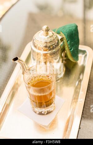 Traditionelle frischer Minze Tee in Marrakesch, Marokko. Stockfoto