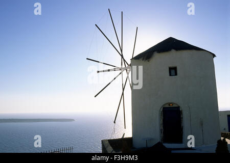 Griechenland, Kykladen, Santorin, Oia, Windmühle Stockfoto