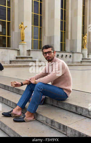 Moderedakteurin Repubblica.it, Simone Marchetti posiert am Haider Ackermann Veranstaltungsort während der Paris Fashion Week - 3. Oktober 2015 - Foto: Start-und Landebahn Manhattan/Celine Gaille *** für nur zur redaktionellen Nutzung *** Mindesthonorar 50, - EUR/minimale Gebühr 50, - EUR/Picture Alliance Stockfoto