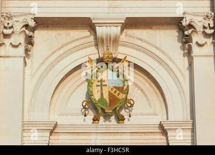 Dekorative Wappen an der Fassade der Basilika di San Giorgio Maggiore Venedig Veneto Italien Europa Stockfoto