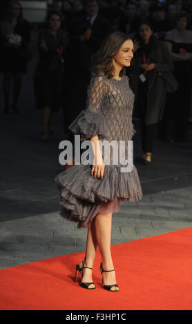 London, UK, UK. 7. Oktober 2015. Carey Mulligan besucht eine Vorführung des "Suffragette" am Eröffnungsabend des BFI London Film Festival im Odeon Leciester Square. Bildnachweis: Ferdaus Shamim/ZUMA Draht/Alamy Live-Nachrichten Stockfoto