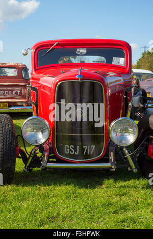 Vintage roten Ford Pickup-Truck Stockfoto