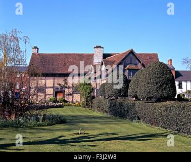 Hintere Gärten zu Shakespeares Geburtsort, Stratford-upon-Avon, Warwickshire, England, Vereinigtes Königreich, West-Europa. Stockfoto