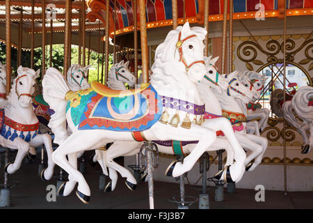 Leeres Karussell merry Go Runde Park-Attraktion Stockfoto