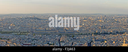 Blick über Paris bei Sonnenuntergang. Stockfoto