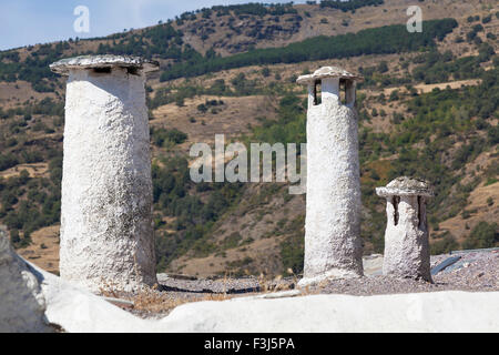 Schornsteine in Capileira, Las Alpujarras, Granada Provinz, Andalusien, Spanien Stockfoto