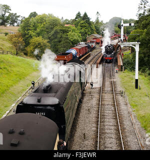 Dampf-Durchgangsverkehr in Goathland Station North York Moors, Yorkshire, England, UK Stockfoto