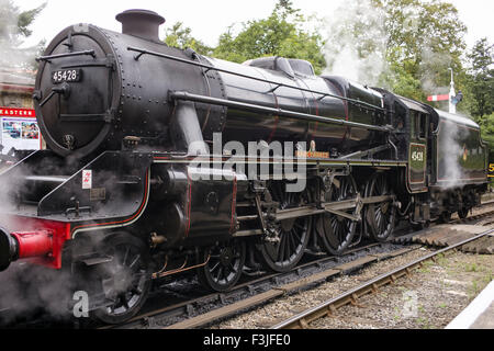 Das "Bischof" 45428 Eric Treacy stehen in Goathland Station North York Moors, Yorkshire, England, UK Stockfoto