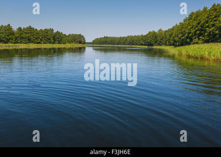 Wydminy See in Masuren in Polen. Stockfoto