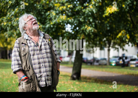 Bill Oddie, Cheltenham Literaturfestival, 2015. Stockfoto