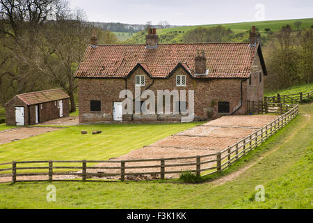 Großbritannien, England, Yorkshire East Riding, Wharram Percy, 18. Jahrhundert Verbesserung Farm an Stelle der Wüstung Stockfoto