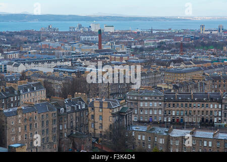 Blick über Edinburgh in Richtung Leith von Carlton Hill, Edinburgh, Scotland, UK Stockfoto