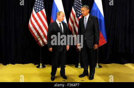 Der russische Präsident Vladimir Putin trifft sich mit US-Präsident Barack Obama am Rande der UNO-Generalversammlung am UN-Hauptsitz 28. September 2015 in New York City, New York. Stockfoto