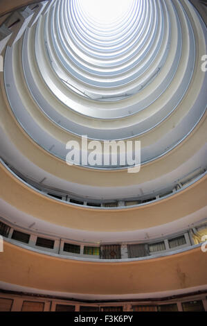 Lai Tak Dorf, spezielle Runde Design Gebäude in Hong Kong Stockfoto