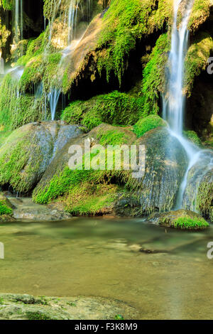 Cascada La Vaioaga in Cheile Nerei National park - Rumänien Stockfoto